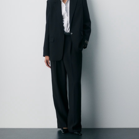 NWT Aritzia Effortless Pant in Crepette - High-waisted, wide-leg trousers - Picture 4 of 15